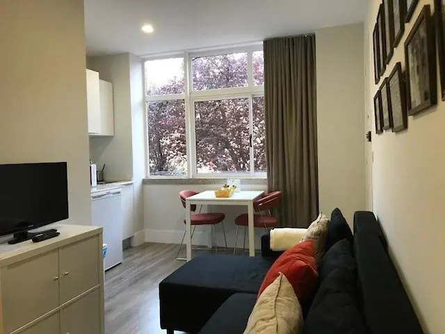 Romantic 1 Bedroom Apartment At Roma Avenue - 1C-1